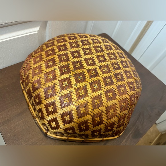 Vintage Hexagon Shaped Bamboo Fruits and Vegetables Catch-All Basket - Picture 5 of 14